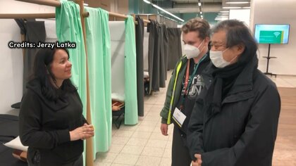 ウクライナ避難民に“プライベート空間“を　建築家・坂茂さん 「間仕切り」で支援