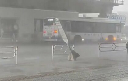 「バス停が倒れてびっくり」埼玉県でゲリラ雷雨・突風　被害相次ぐ　都内や千葉県でも何度も落雷…全国的に大気の状態不安定
