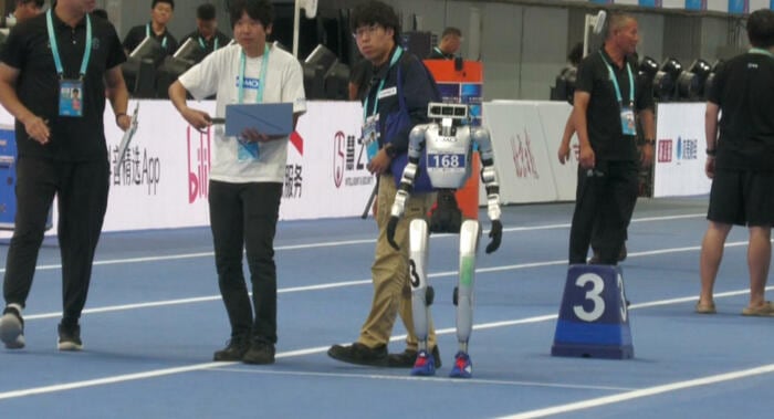 ＧＭＯチームのエンジニアと「ひとみん」