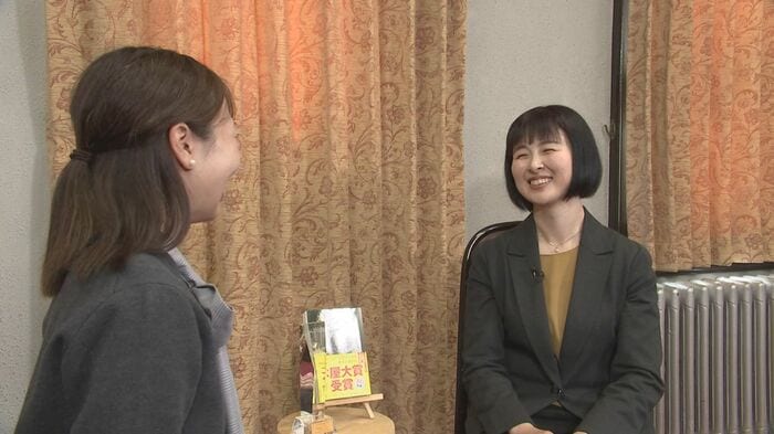 インタビューに答える阿部暁子さん