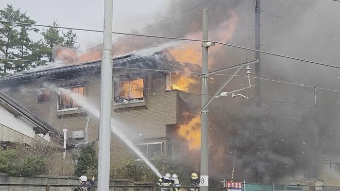 新潟市西区で火事（視聴者提供）