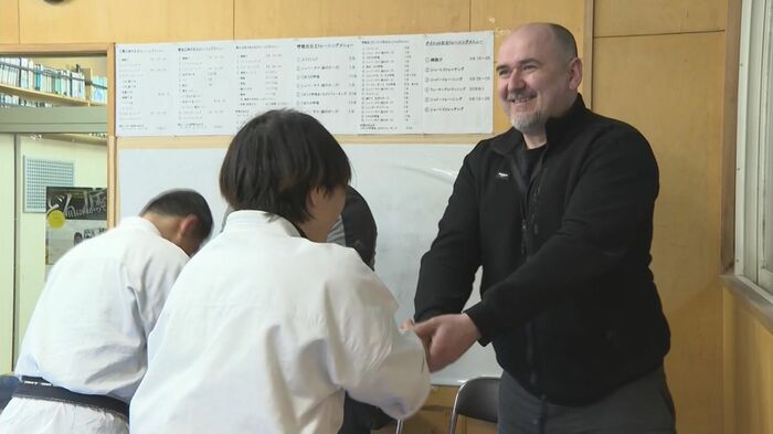 日本の子どもたちの稽古を見学