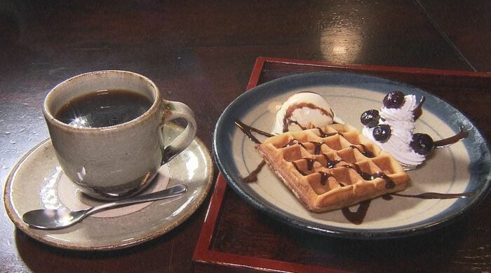 ワッフルとコーヒー