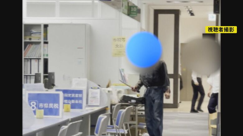 緊迫した事件当時の映像…“火だるまの男”は職員に消火され「あー死ねなかった」市役所で液体に火つけた62歳男｜FNNプライムオンライン