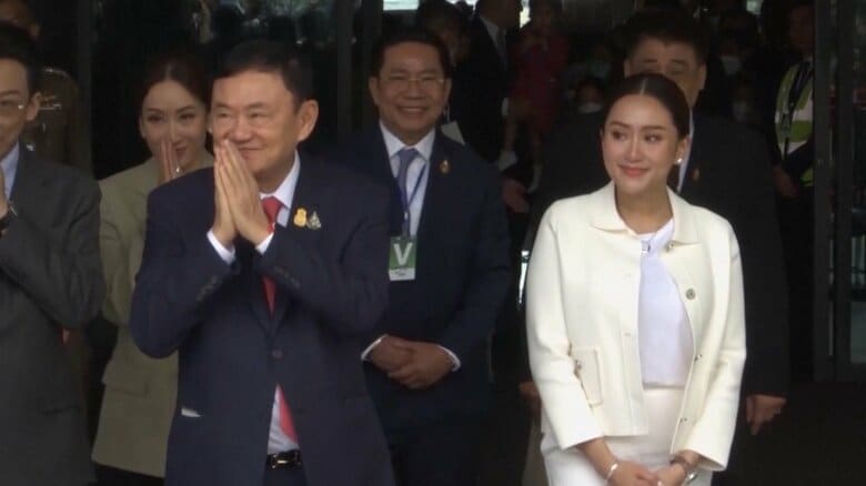 「国外逃亡か？」タイのタクシン元首相が自家用ジェット機で出国　次女が首相失職で政治的窮地も本人は「8日までにタイに戻るつもり」｜FNNプライムオンライン