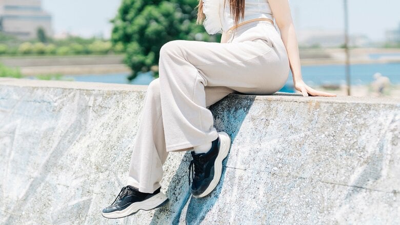 ストレッチパンツの寿命は約3年!洗い方次第で短くなることも…長く愛用するための注意点と“ぽっこり膝”の直し方|FNNプライムオンライン