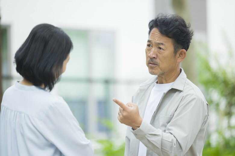 子どもが問題を起こすと夫が母親に責任を押しつけるケースも（画像：イメージ）