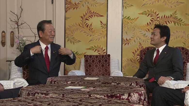 1月24日 自由党の小沢一郎代表（左）と国民民主党の玉木雄一郎代表（右）が党首会談