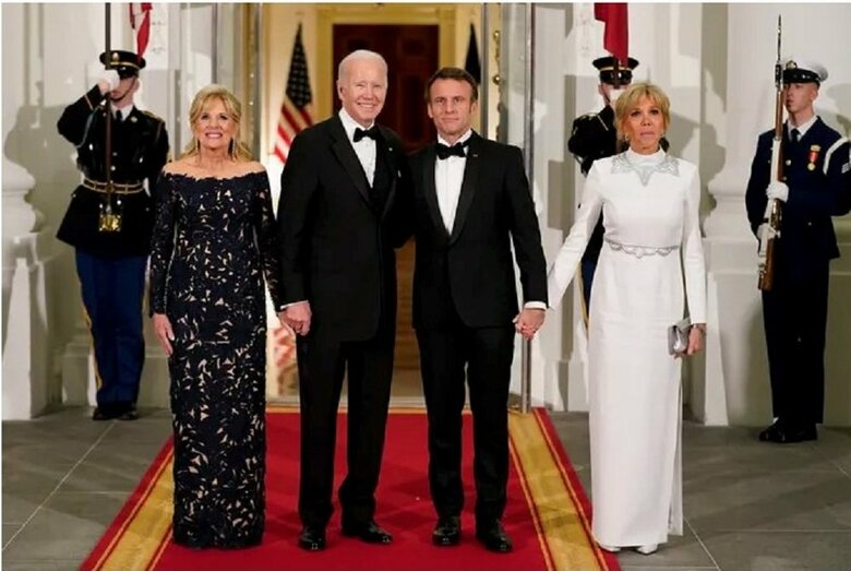 マクロン大統領夫妻を迎えるバイデン大統領夫妻