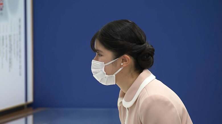 佐賀城本丸歴史館を視察される愛子さま　10月11日