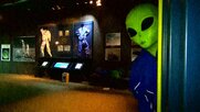 江戸時代にUFO目撃の伝承残る街 NASAが宇宙人に向けたメッセージも展示【石川発】