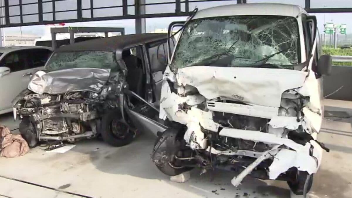 「どちらかの車が逆走か」高速道路で車2台が正面衝突 77歳男性・40代の息子とみられる男性の2人が死亡 もう1台の車運転の32歳男性は意識不明の重体