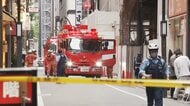 落下した鉄材が刺さり50代男性が死亡　東京・日本橋の工事現場　JR東京駅に近いオフィスビルが建ち並ぶ一帯