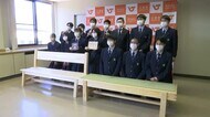 球磨工業高校の生徒が新庁舎のベンチを人吉市に贈呈 【熊本】