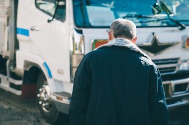 「ウイルスを運んでいる…」コロナ禍のトラック運転手を悩ます“偏見・中傷”