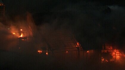 「黒い煙が出ていて爆発音がした」倉庫火災で現在も消火活動中　これまでにケガ人確認されず　愛知・みよし市