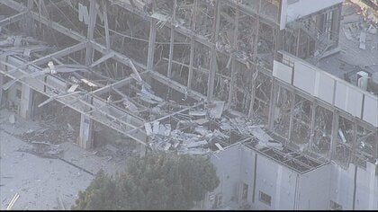 爆発のイオンモール熊本に福岡・佐賀の緊急消防隊の計300人が到着　熊本市など県内消防隊も八代地域に展開