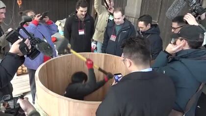 微生物の力で濃厚な味わいに…小豆島の老舗しょうゆ蔵元で守られる伝統・巨大「木桶」づくり【香川】