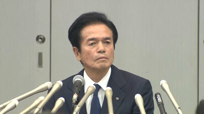 25日、問題発覚以来初めて姿を見せたビッグモーターの兼重社長