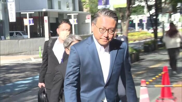JR九州本社に入る長崎県・大石知事(2024年5月13日)
