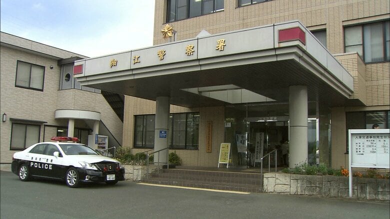 サービスエリアに爆発物処理班が出動…ゴミ箱の脇に“不審”なスーツケース　一時的に一部を立ち入り規制　中身は帽子とビニール袋だと判明｜FNNプライムオンライン