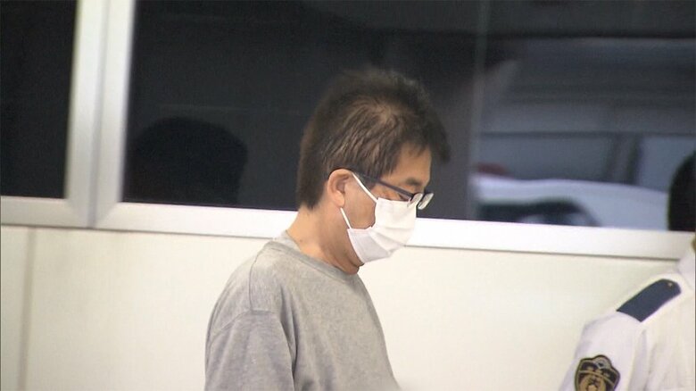 逮捕された小川公央容疑者(57)(16日 下谷署)