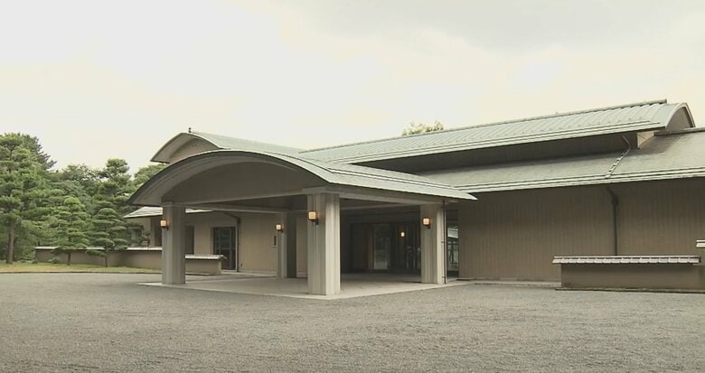 改修作業が終わった御所　御車寄