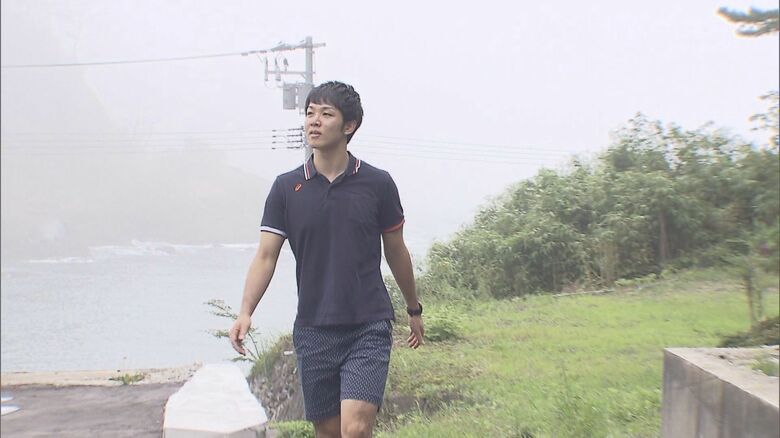 2017年夏　故郷の石巻市・雄勝町を訪れた藤井さん