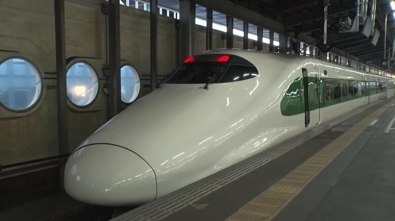 特別列車は開業当時のカラーリングが施された