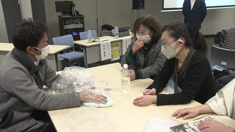 紙おむつに水気を吸わせてみた