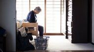 老いた毒親を見守れますか? 親とのつながりを絶つ“家族代行サービス”が注目を集める理由
