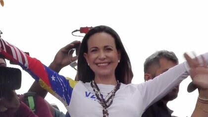 ノーベル委員会　平和賞のマチャド氏「命の危険指摘される中でも国内にとどまり何百万人もの市民に勇気と希望もたらした」