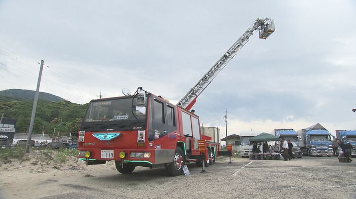 はしご車のデコトラも