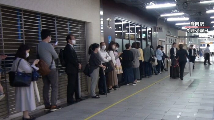 静岡駅にできた行列