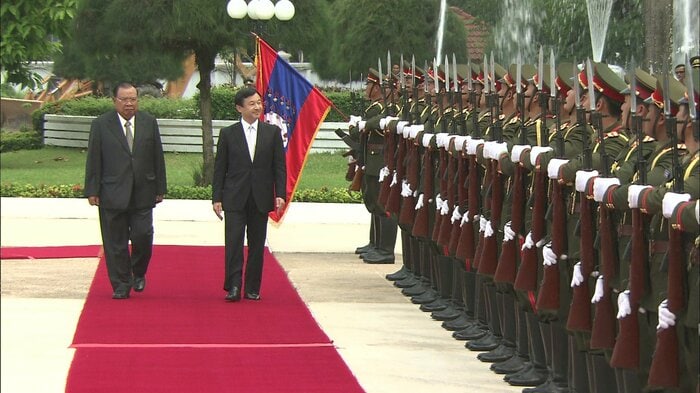 国家主席府での歓迎式典に出席された皇太子さま