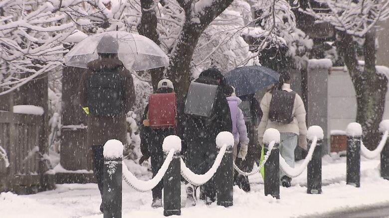 雪でスリップ事故32件　県内で昨夜から相次ぐ　長野市街地で7センチの積雪　信濃町で20センチ、野沢温泉と飯山15センチ｜FNNプライムオンライン