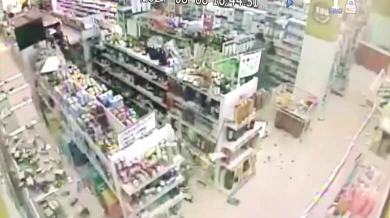 九州地方を襲った地震の瞬間　スーパーでは商品が落下し10万円超の被害も…住民からは“南海トラフ巨大地震”への不安の声｜FNNプライムオンライン