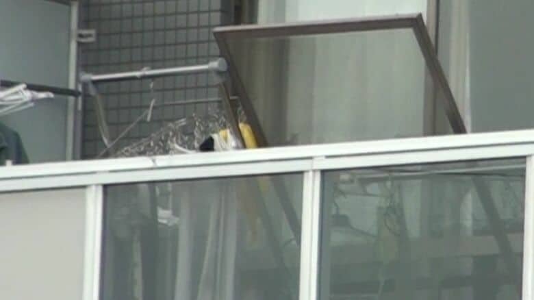【続報】「お父さん！お母さん！と泣き叫んでいる」幼児ら3人を6時間も放置したワケは「パチンコ＆焼肉」室温30度近い自宅に置き去りにされた3人は”汗だく状態”熱中症疑いで搬送＜北海道札幌市＞｜FNNプライムオンライン