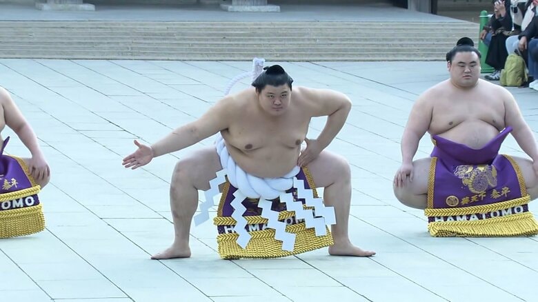 参拝客2000人超が興奮！明治神宮で豊昇龍と大の里の両横綱が土俵入り　横綱2人での土俵入りは6年ぶり｜FNNプライムオンライン