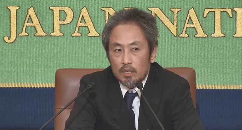 無事帰国して会見する安田純平さん