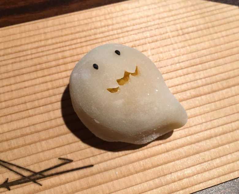 ハロウィン用お菓子 “もちもちおばけ”