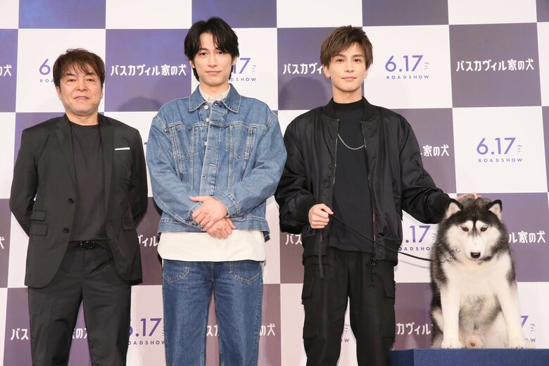 公開直前イベントに登壇した、西谷弘監督、ディーン・フジオカさん、岩田剛典さん、シベリアンハスキーのヴィルくん