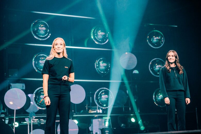 SLUSH CEO Aino Bergiusさん（左）とSLUSH社長Elin Dölkerさん（右）(C) Petri Anttila