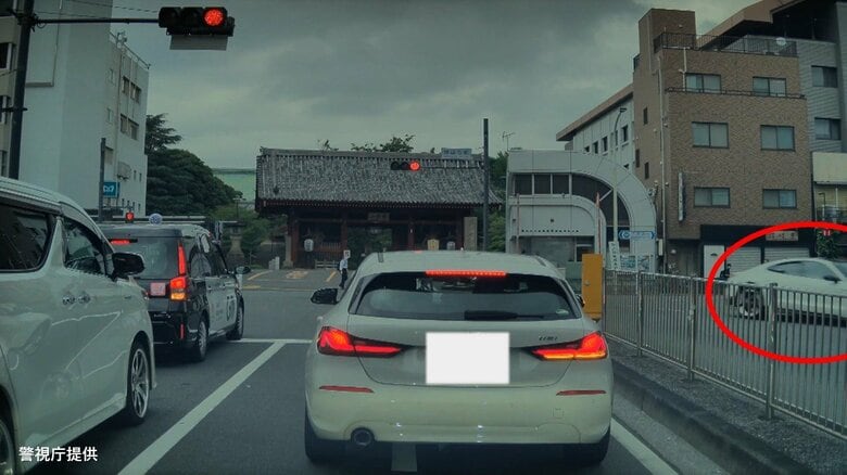 事故当時の瞬間（警視庁提供）