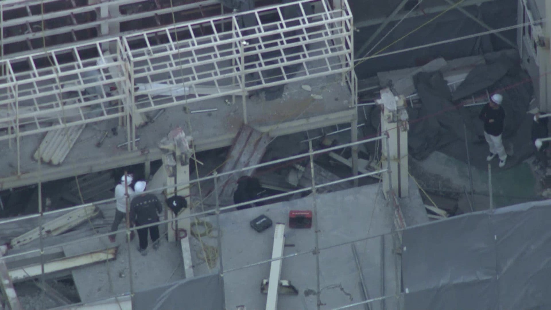 「木枯らし1号」解体現場の鉄パイプ倒れ車や自転車を直撃　最大瞬間風速17.7メートル観測　東京・江東区