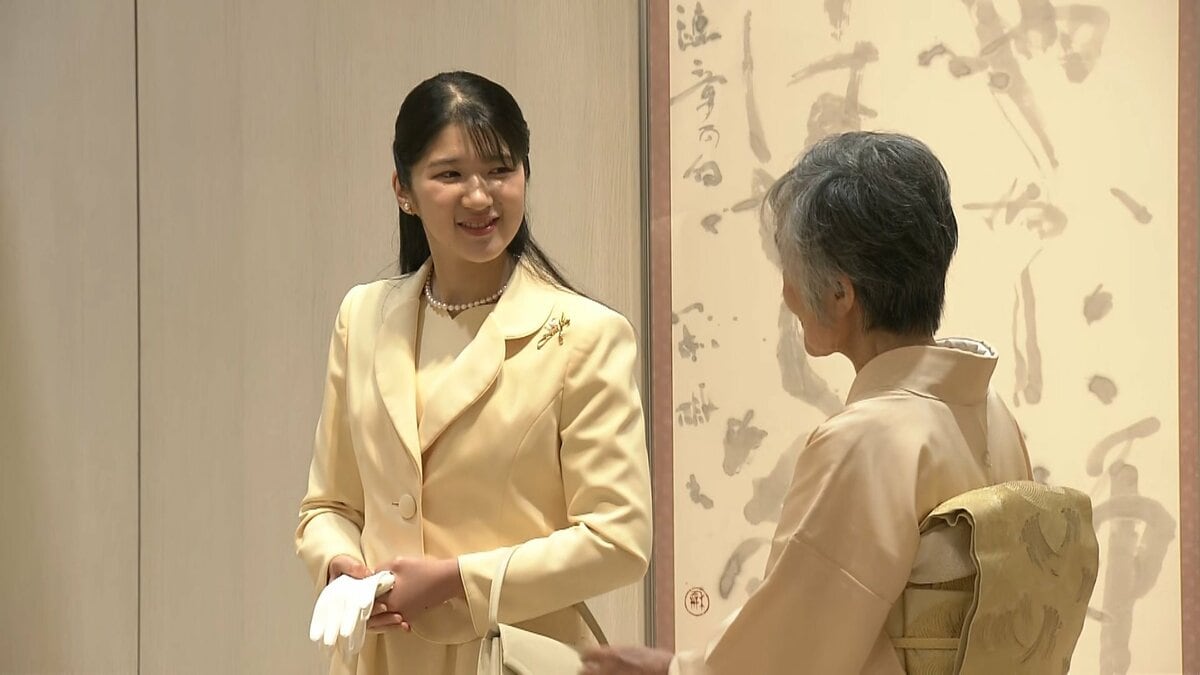 愛子さま「書を勉強しなければ」女性書家の書道展をご鑑賞 歌会始では