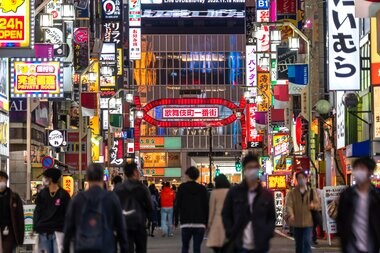 「借金300万円のため週3回売春した」新宿“立ちんぼ”女教師逮捕 その素顔とは