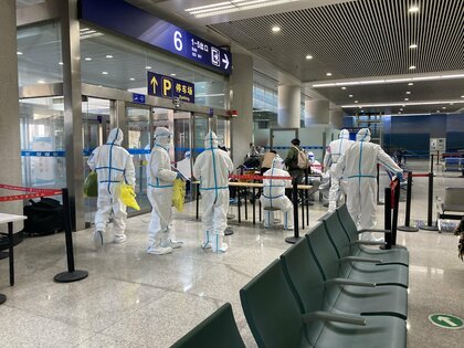 中国の新型コロナ水際対策　厳重検査を実体験