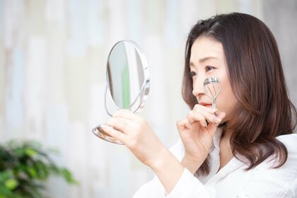 20代~40代の女性が「まつげメイク」に関して普段感じる悩みの第1位は「カールがすぐに落ちてしまう」こと! ノーブル株式会社が「まつげメイク」に関する実態調査を実施!