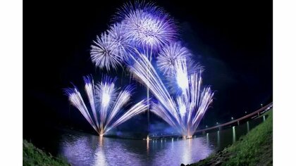 ３年ぶり 御所湖で水上花火大会 システムトラブルも観客を魅了 岩手 盛岡市 Fnnプライムオンライン